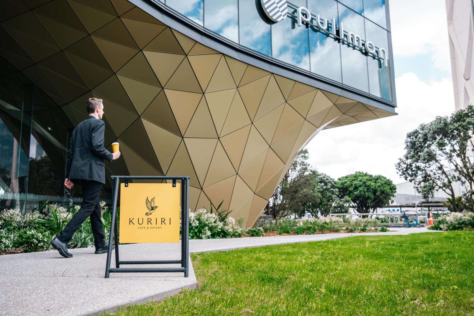 Hotel Pullman Auckland Airport Exterior foto A-frame sign